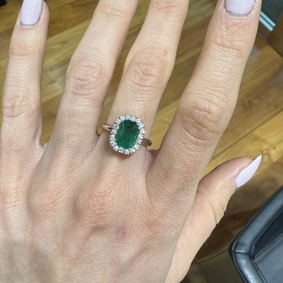 Δαχτυλίδι με διαμάντια και σμαράγδι 1.69ct