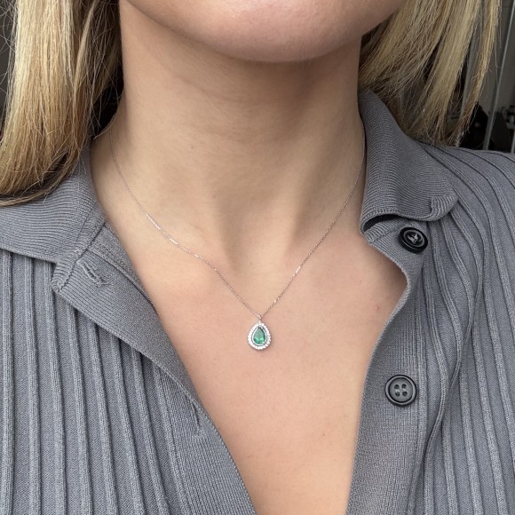Μενταγιόν ροζέτα με σμαράγδι 0.59ct